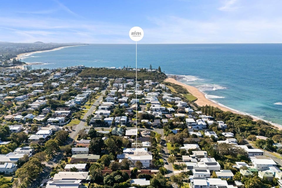 Property building, Neighbourhood, Bird's eye view, Beach, City view, Sea view