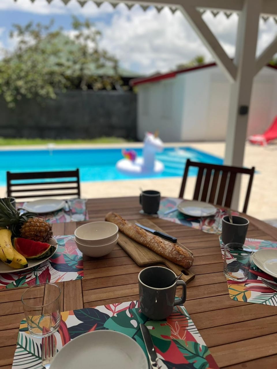 Patio, Day, Food and drinks, Dining area, Food, Pool view, Swimming pool, Breakfast, Continental breakfast, Drinks, sunbed