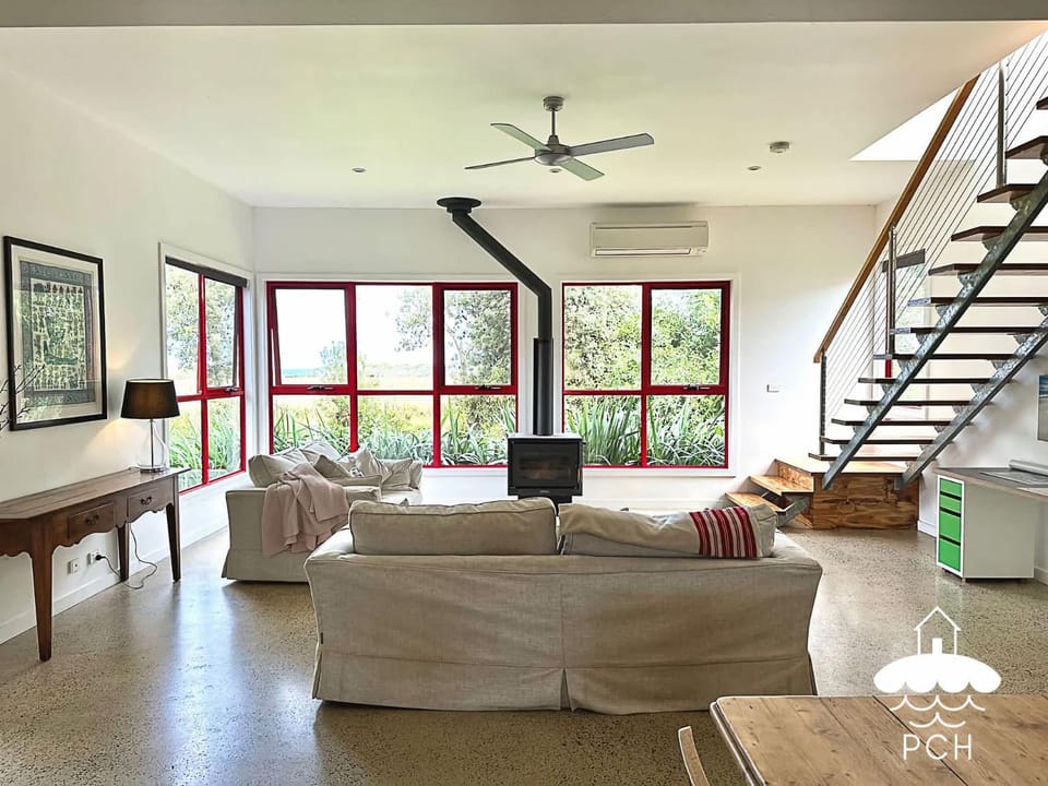 Farmhouse At The Gap Stay 3 Pay 2 Winter Special House in Waratah Bay