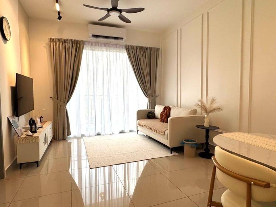 TV and multimedia, Living room, Seating area, air conditioner