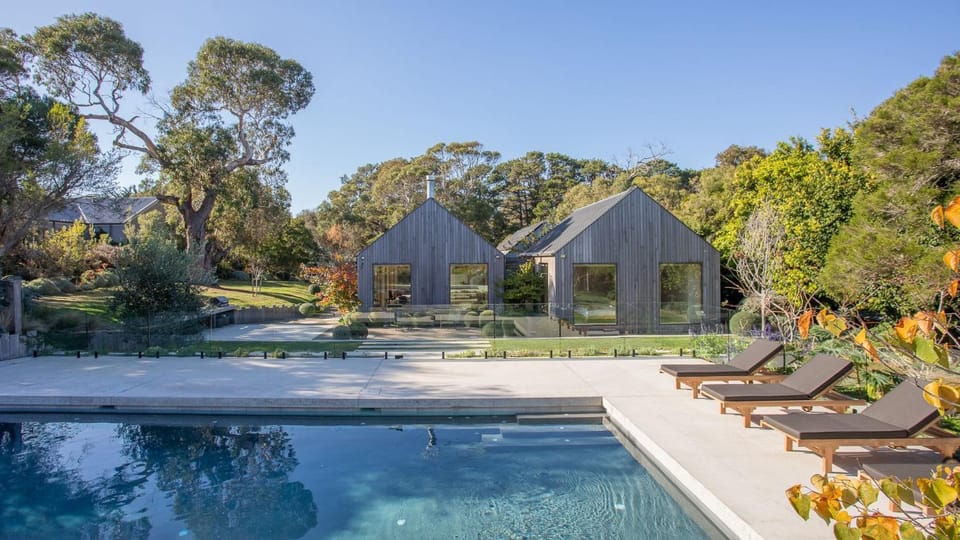 Garden view, Swimming pool, sunbed