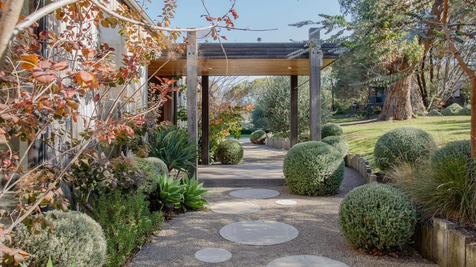 Facade/entrance, Garden