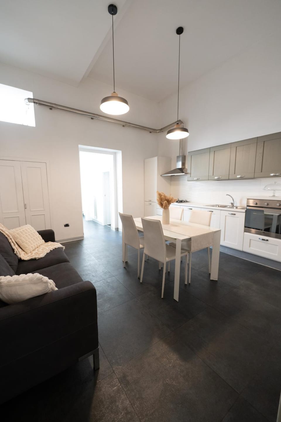 Kitchen or kitchenette, Living room, Seating area, Dining area