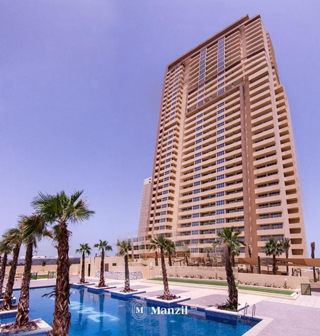 Property building, Day, City view, Pool view, Swimming pool, sunbed