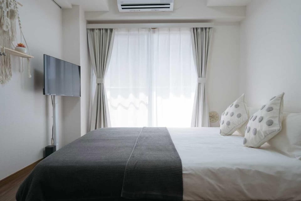 Bed, Bedroom, air conditioner