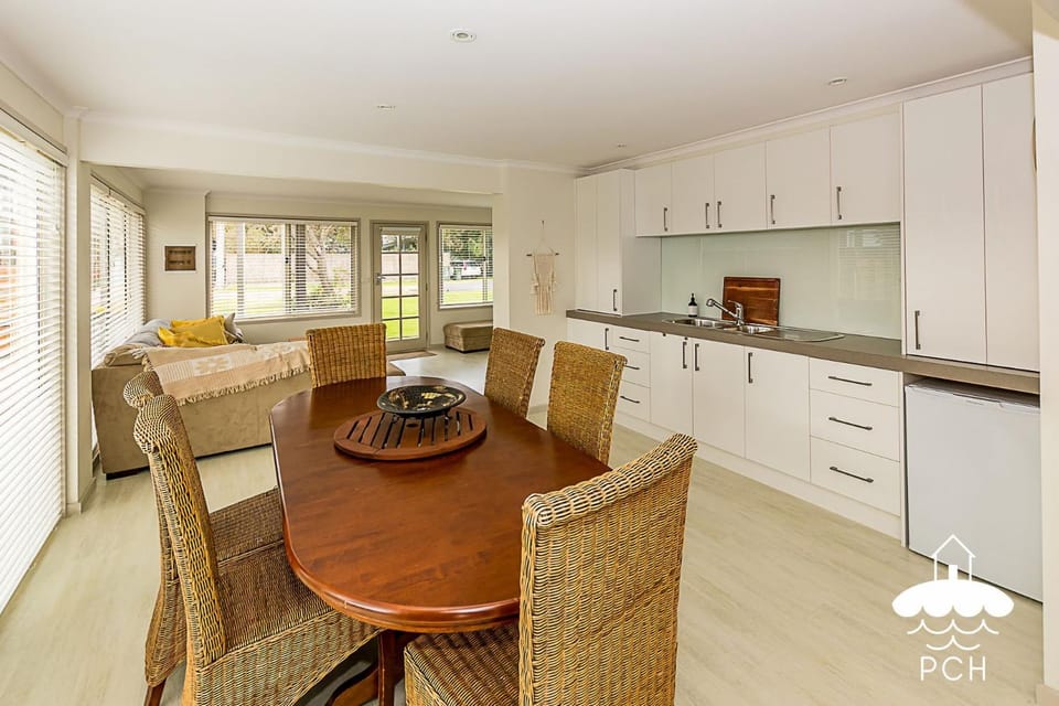 Family Tidez Stay 3 Pay 2 Winter Special House in Sandy Point