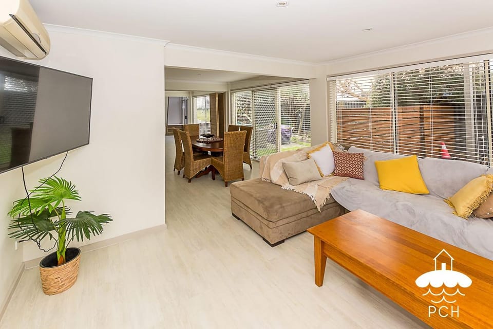 Family Tidez Stay 3 Pay 2 Winter Special House in Sandy Point