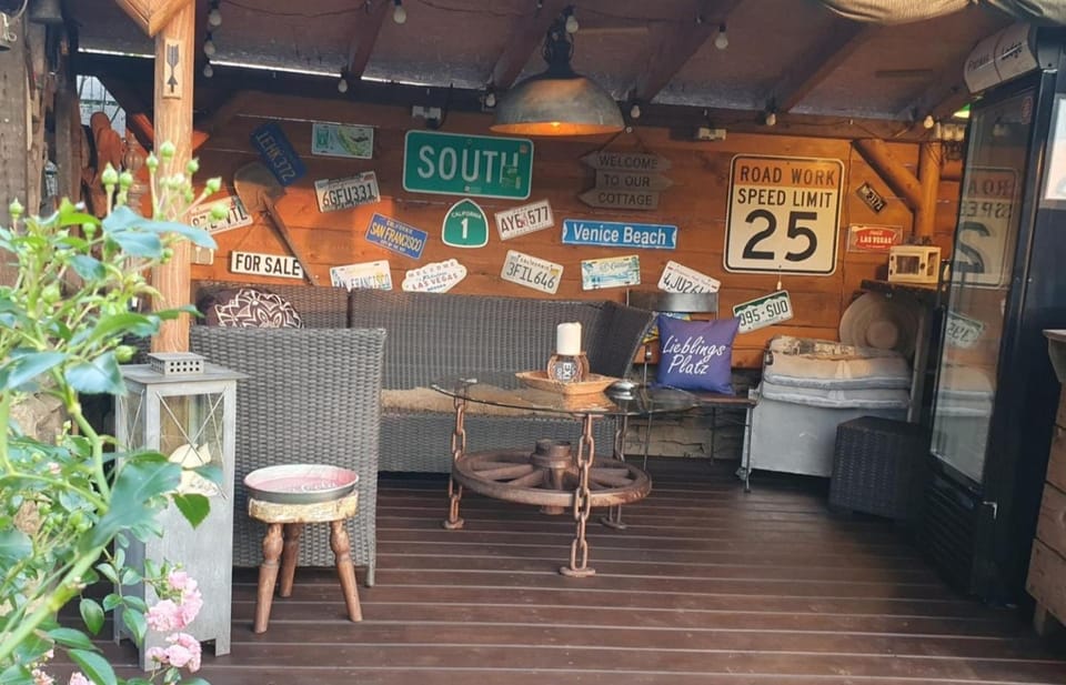 Garden, Seating area