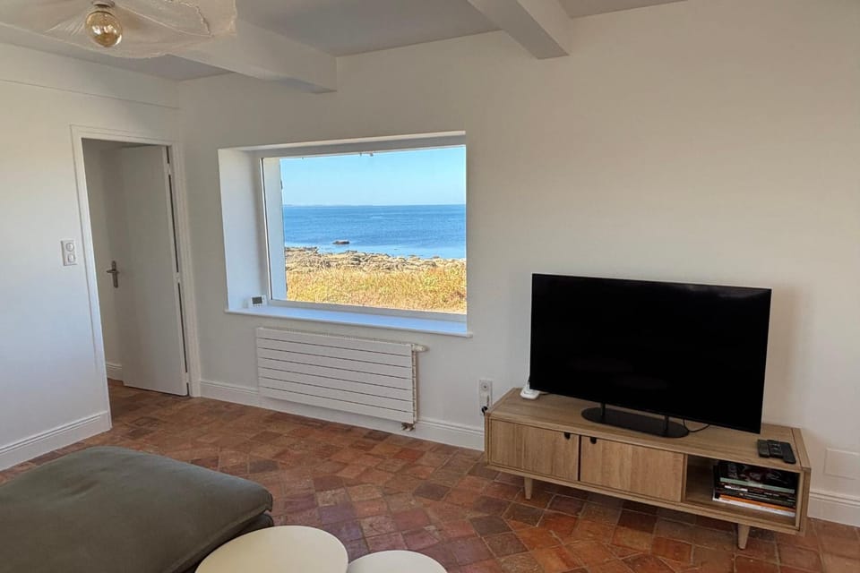 House near wild coast and castle House in Quiberon