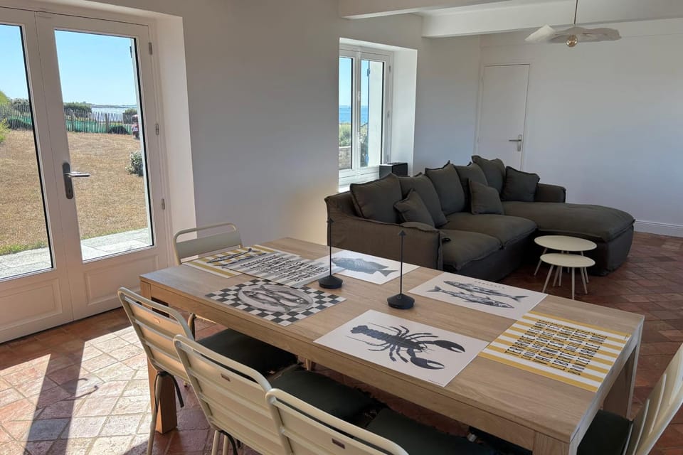 House near wild coast and castle House in Quiberon