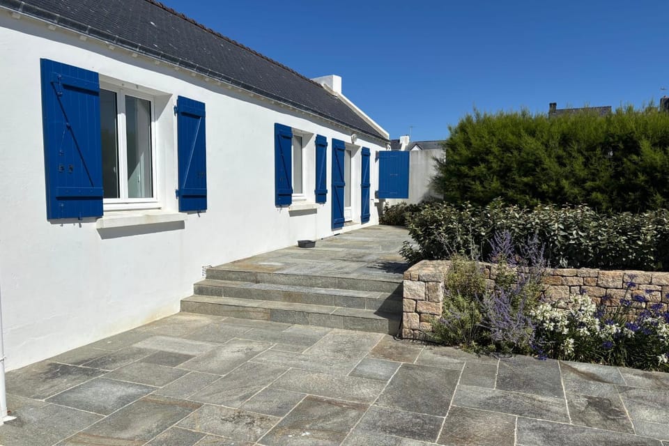 House near wild coast and castle House in Quiberon