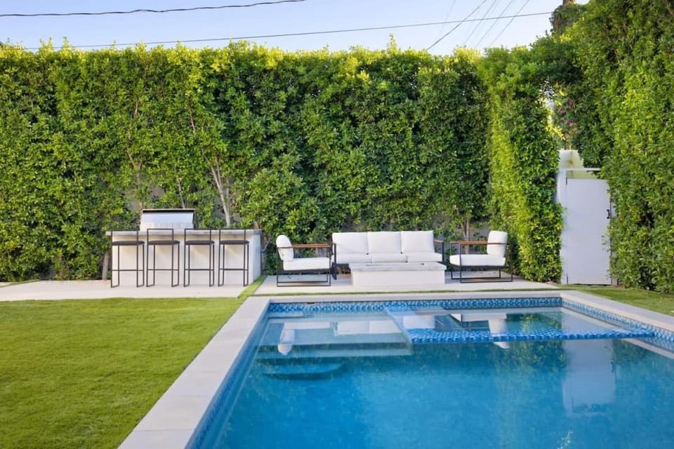 BBQ facilities, Swimming pool