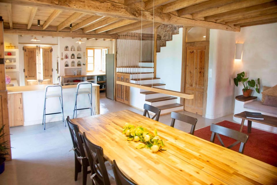 Kitchen or kitchenette, Living room, Seating area, Dining area, Diving