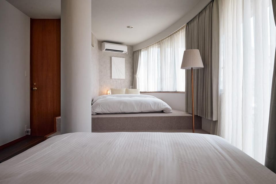 Bed, Photo of the whole room, Bedroom, air conditioner