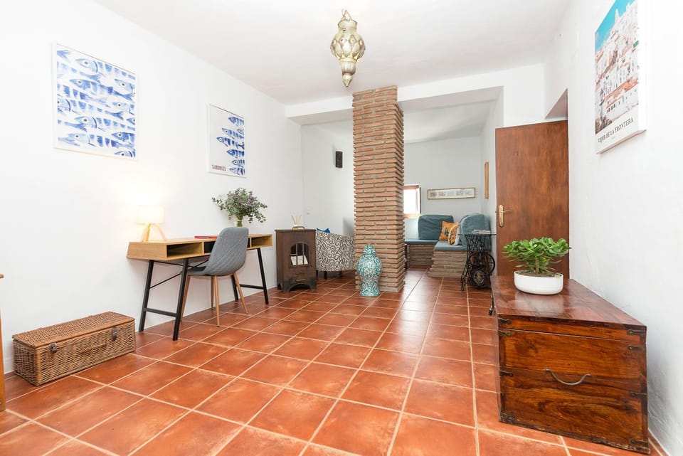 Living room, Photo of the whole room