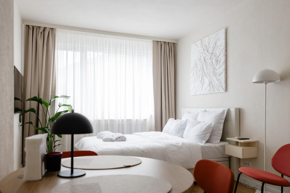 Bed, Living room