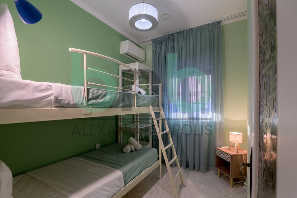 Bed, Photo of the whole room, Bedroom, bunk bed, air conditioner