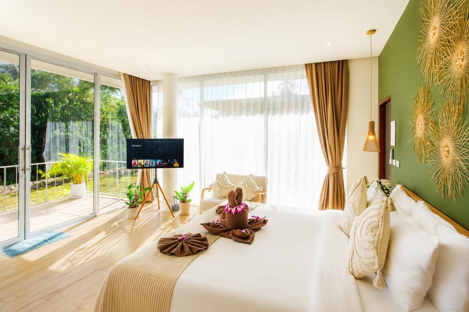 Communal lounge/ TV room, Bed, TV and multimedia, Balcony/Terrace, Living room, Photo of the whole room, Seating area, Bedroom, towels