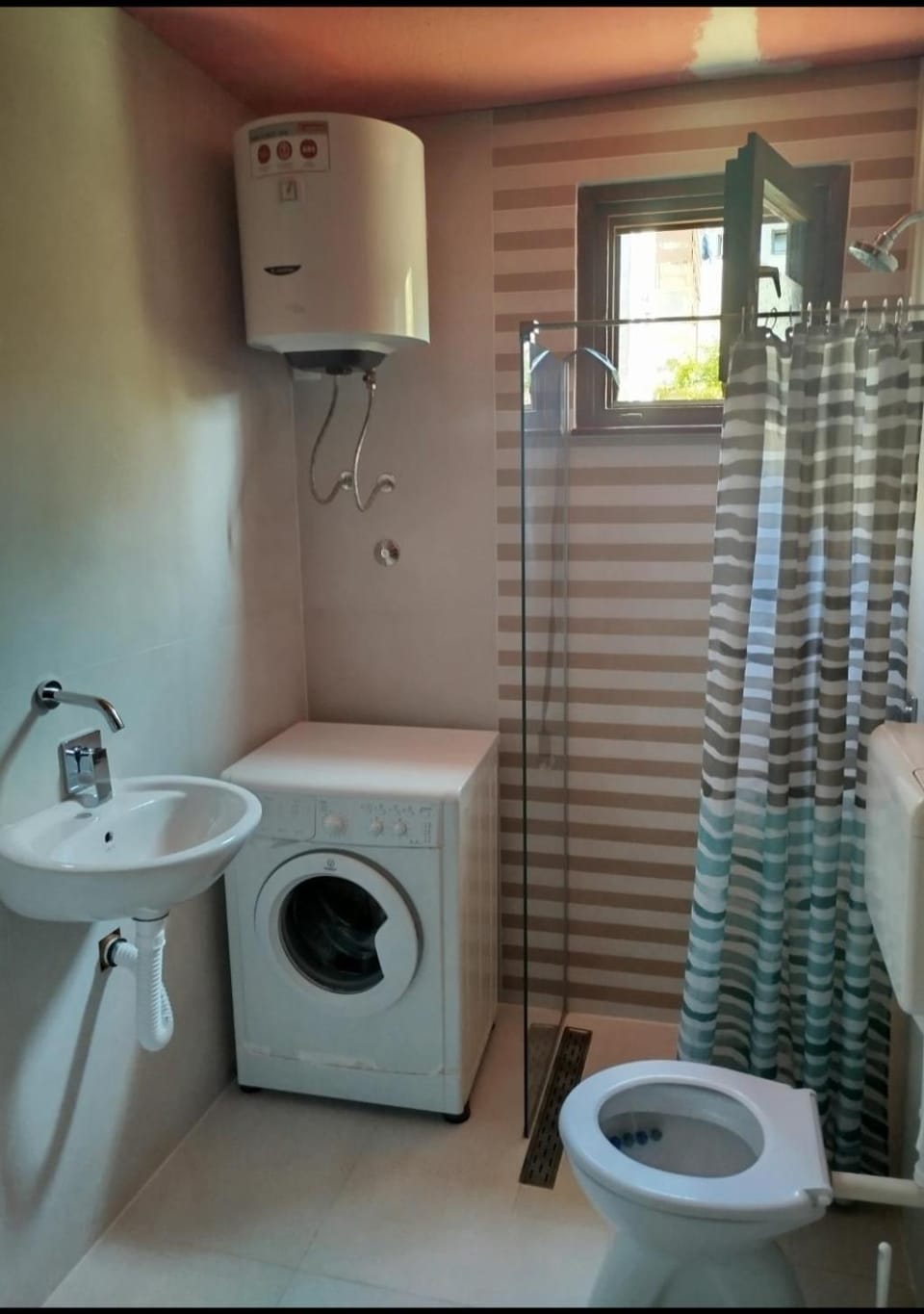 Double room with shared bathroom, Kotor, Dobrota Vacation rental in Dobrota
