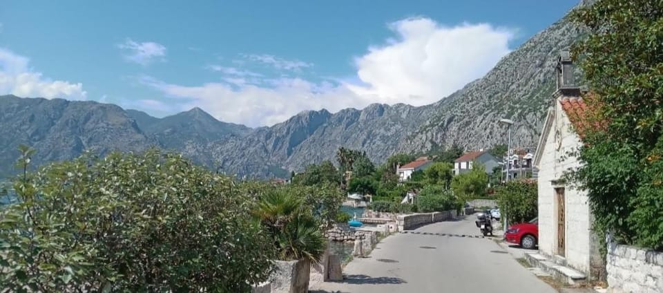 Double room with shared bathroom, Kotor, Dobrota Vacation rental in Dobrota