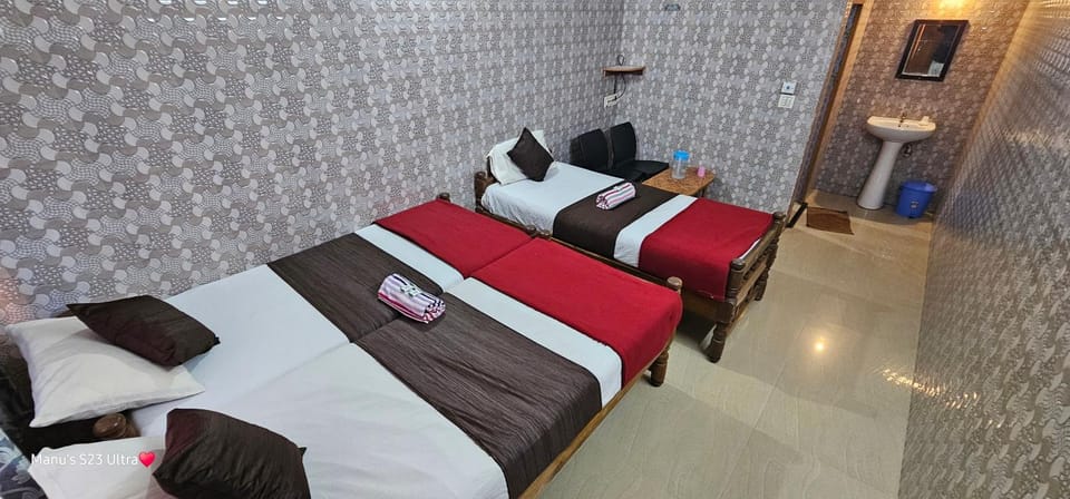 Manu DELUXE stays Nature lodge in Karnataka