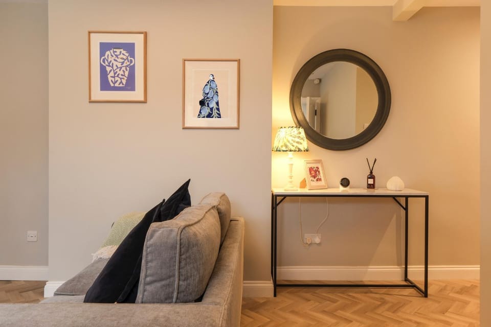 Living room, Decorative detail, Seating area