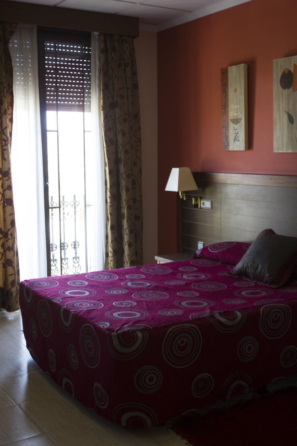 Day, Photo of the whole room