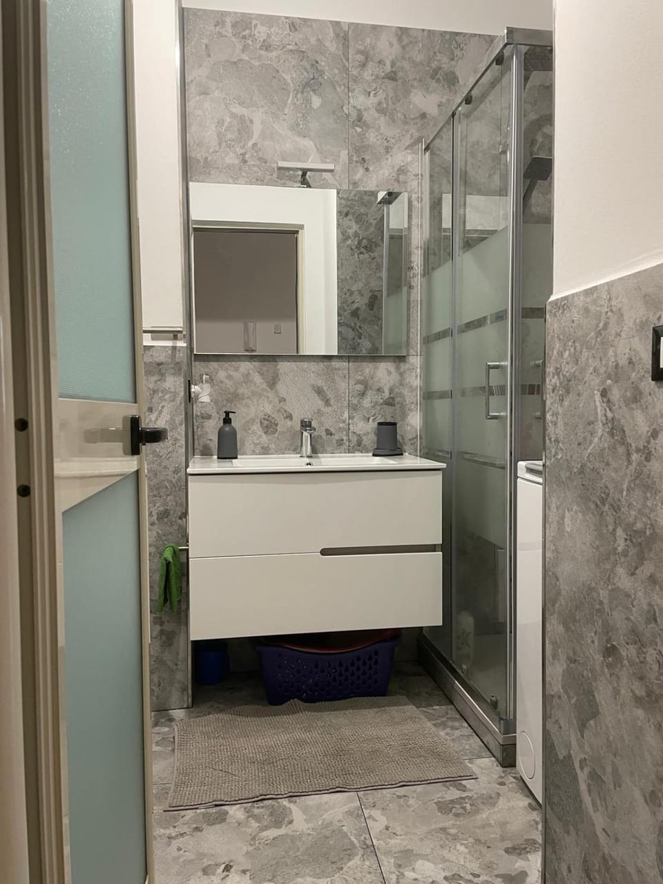 Apartament buze detit Apartment in Tirana County, Albania