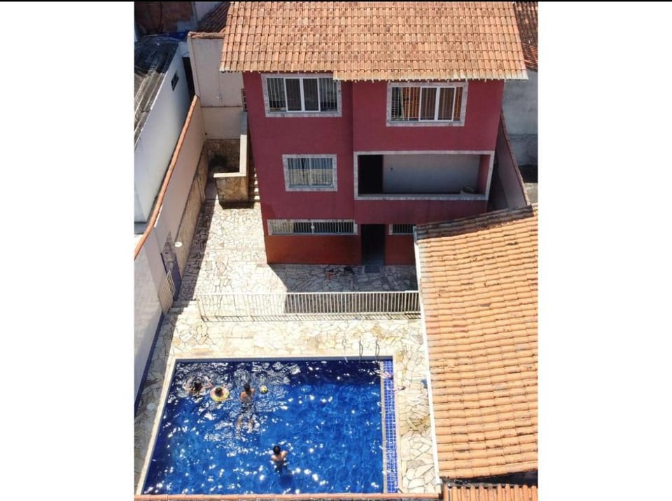Casarão próximo a praia com piscina para 20 pessoas House in Cabo Frio