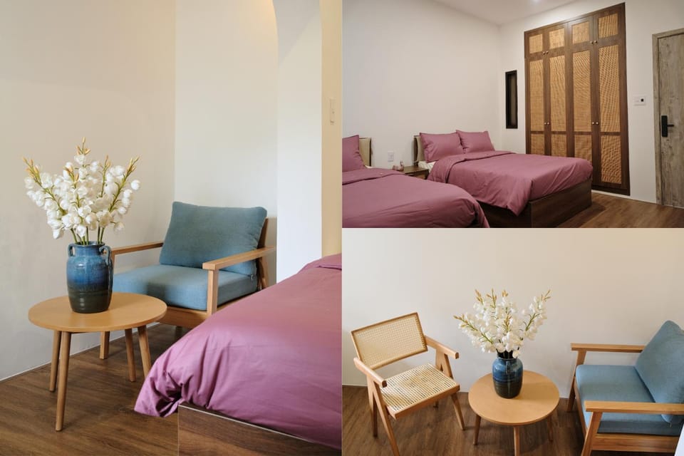 Bed, Seating area, Bedroom
