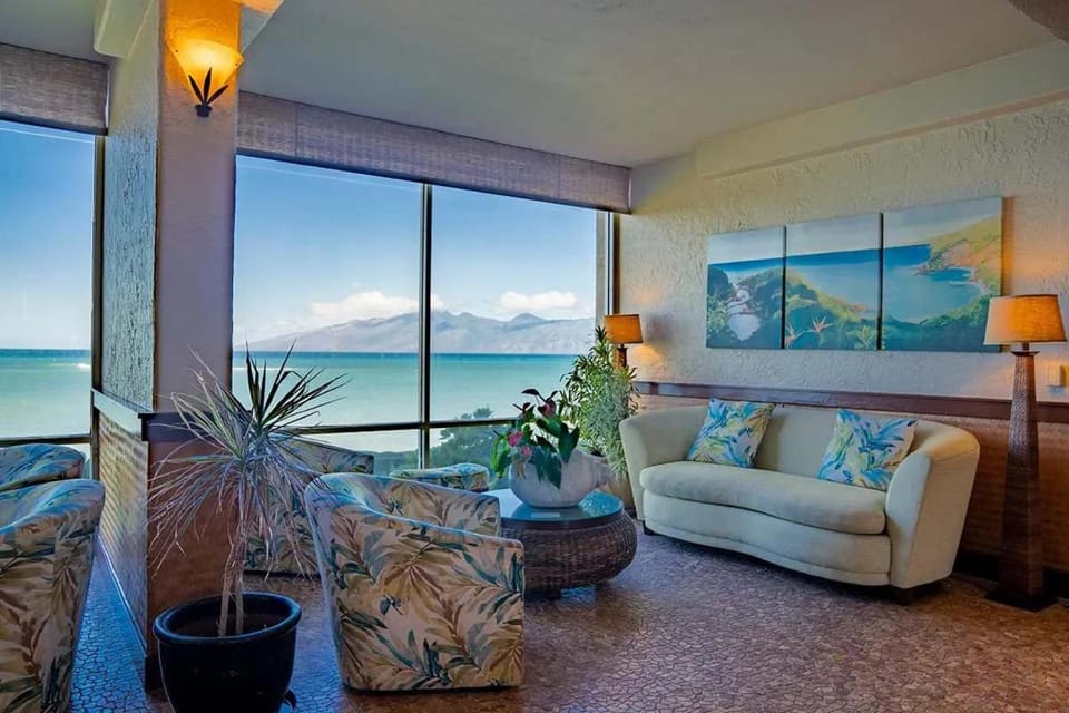 Studio for 2 - Ocean Views Gym AC Comfort Oceanfront Pool Walkable Dining House in Napili-Honokowai