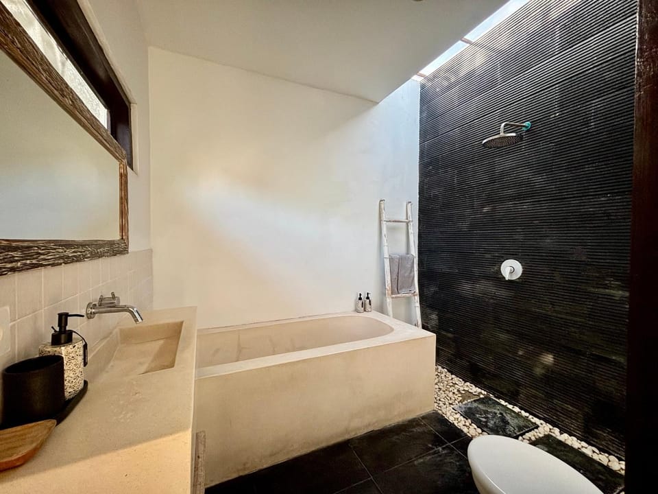 Shower, Toilet, Bathroom, Photo of the whole room, Bath