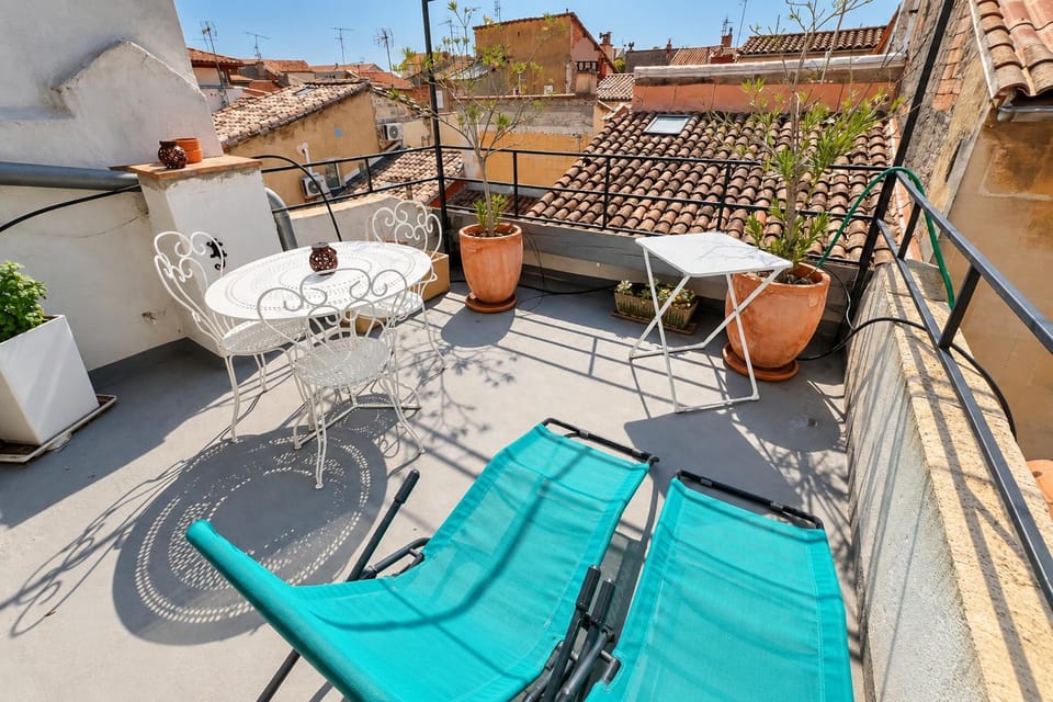 Property building, View (from property/room), Balcony/Terrace