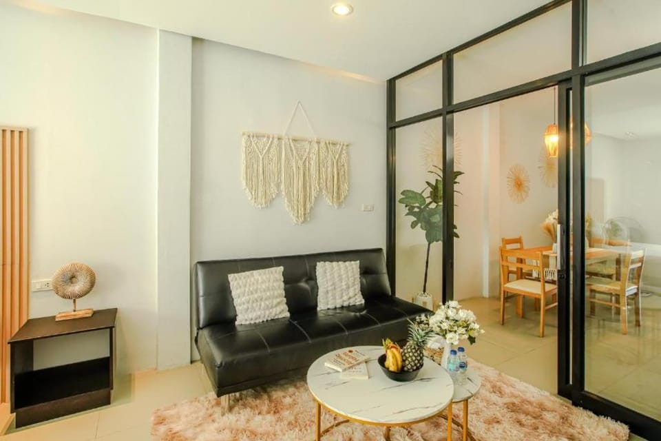 Sala Loft - Spacious King Bed - 4K SmartTV Apartment in Ko Pha-ngan Sub-district