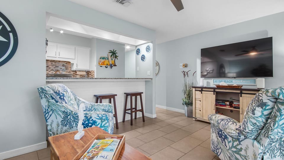 TV and multimedia, Kitchen or kitchenette, Living room, Seating area, Dining area, Evening entertainment