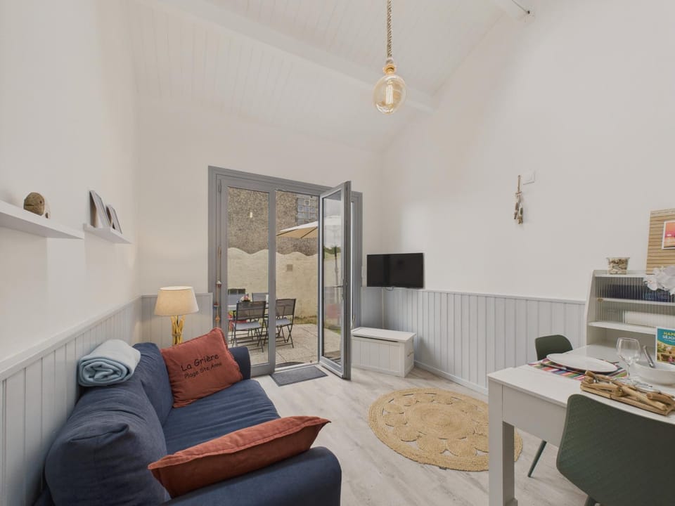 Communal lounge/ TV room, Living room