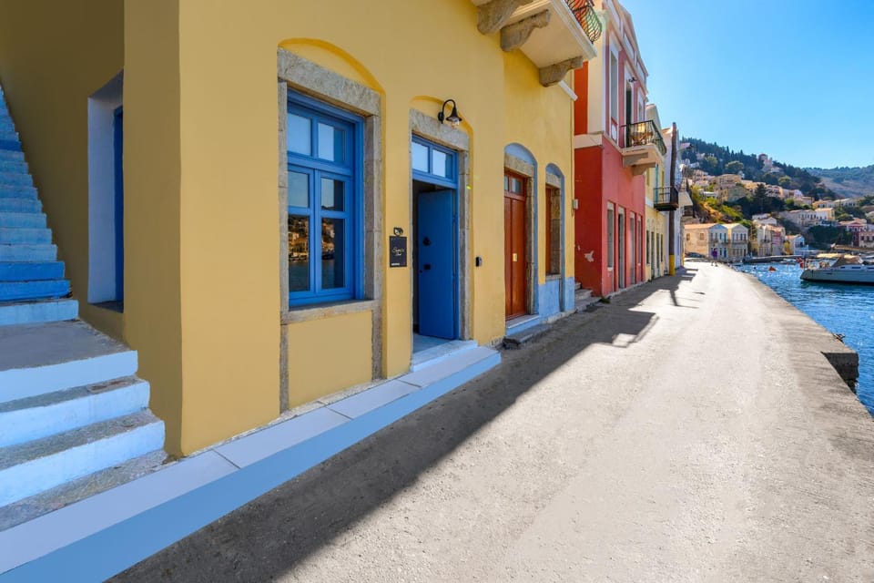 Property building, Neighbourhood, Sea view, Street view