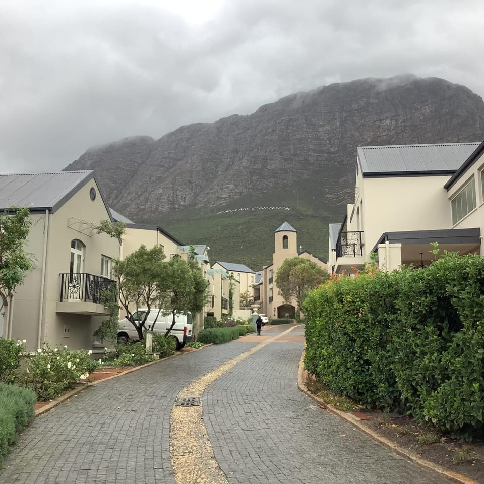 Property building, Day, Neighbourhood, Mountain view, Street view