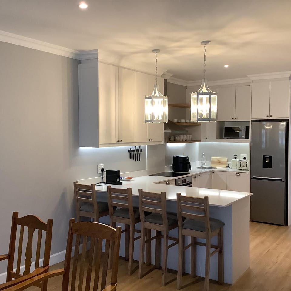 Kitchen or kitchenette, oven, toaster