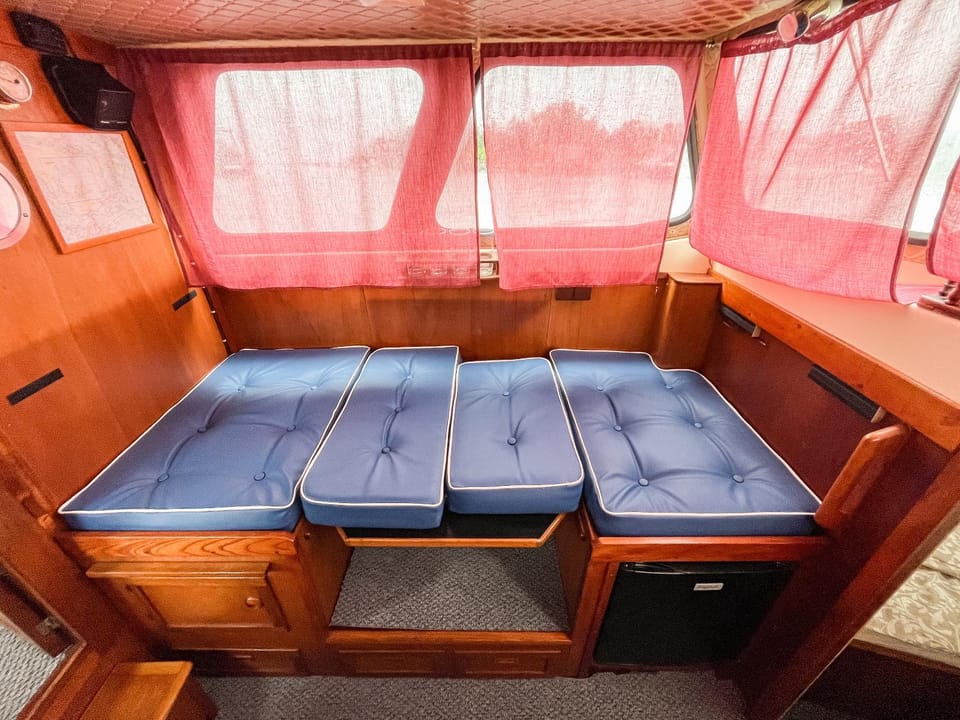 Property building, Bed, Day
