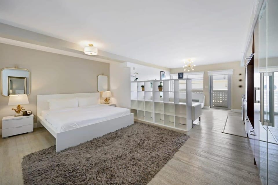 Bed, Photo of the whole room