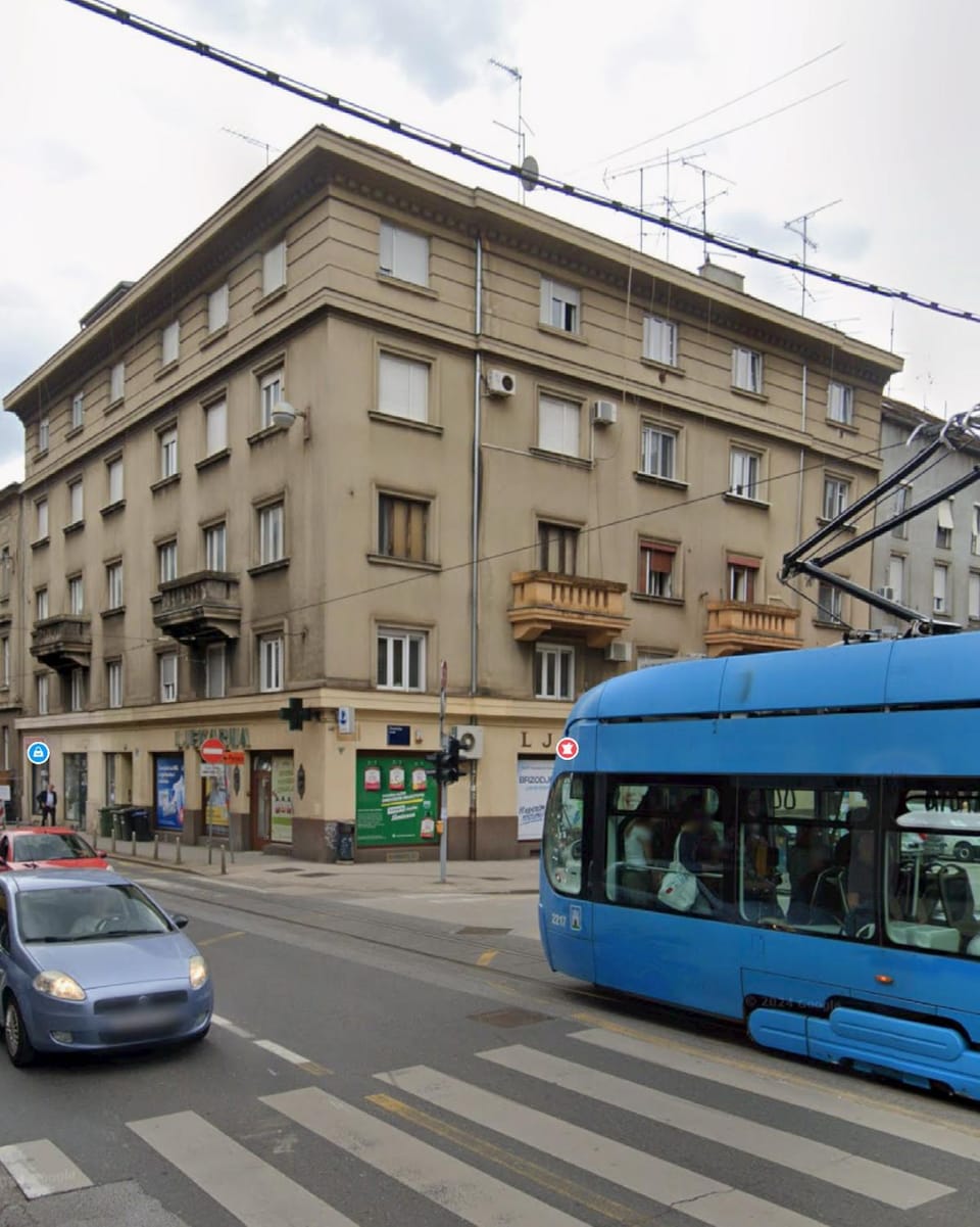 Property building, Day, Location