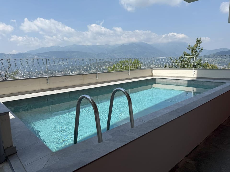 Day, Natural landscape, View (from property/room), Balcony/Terrace, Balcony/Terrace, Mountain view, Pool view, Swimming pool