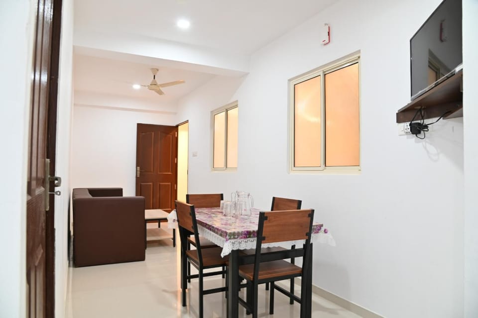 TV and multimedia, Living room, Dining area