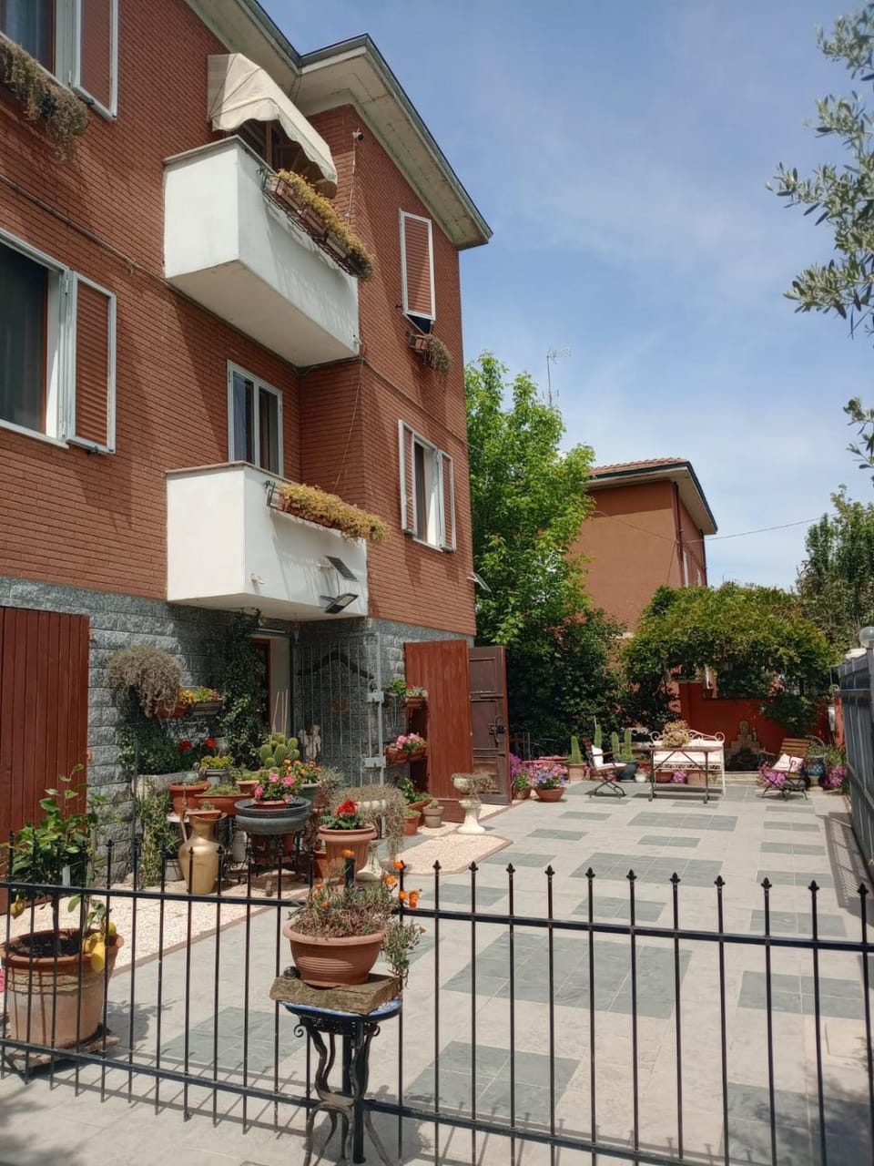 Property building, Day