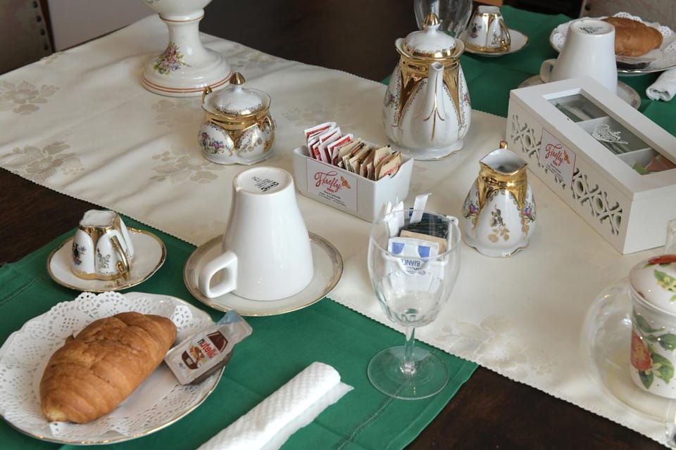 Coffee/tea facilities, Food and drinks, Food, Breakfast
