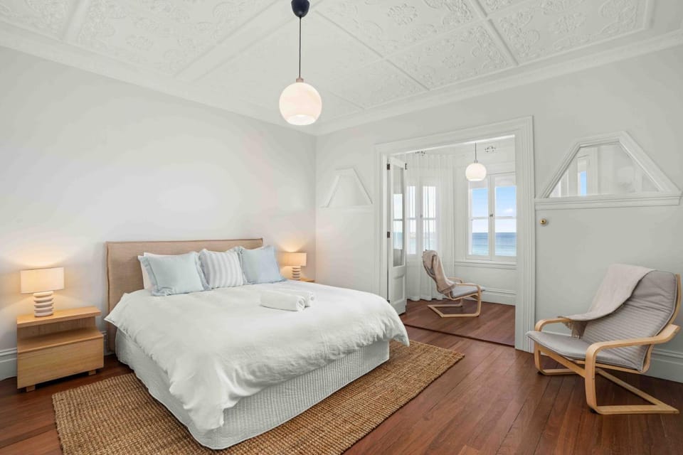 2-Bed Apartment with Stunning Bondi Beach Views Apartment in Sydney