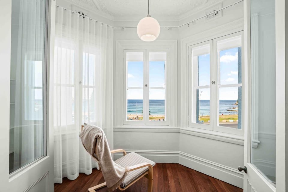 2-Bed Apartment with Stunning Bondi Beach Views Apartment in Sydney