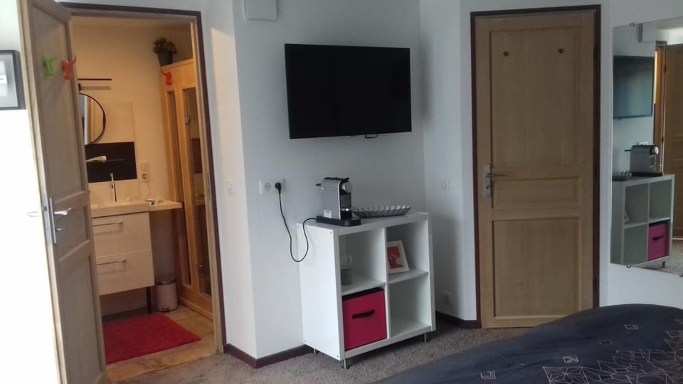 La Gentilhommière - Chambre avec sauna et jaccuzzi Bed and Breakfast in Centre-Val de Loire