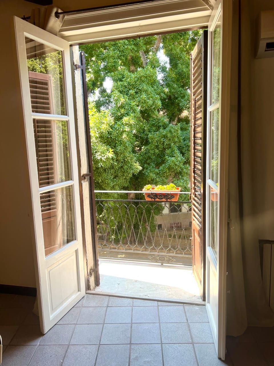 Mandarhouse Dante Apartment in Palermo